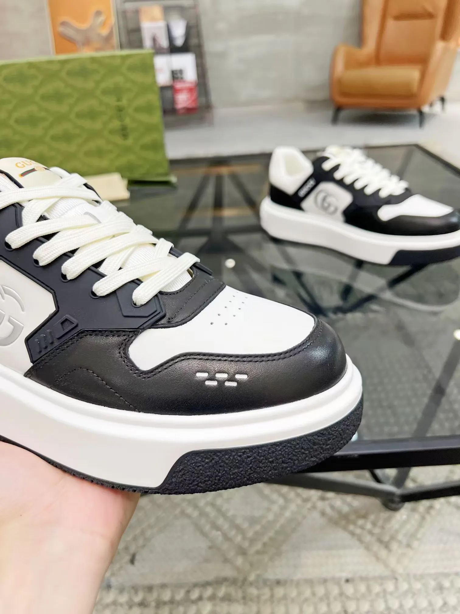 Men's Men's Shoes Men's Men's 💰460 new men's shoes GUCCI [Lightning] latest shoes shipped. Original quality, fashionable, made of special materials, sheepskin lining, brand new packaging. The foot feels super comfortable and the workmanship is impeccable. Size: 38-45